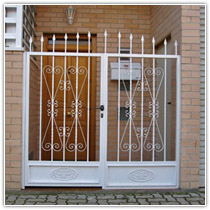 Puerta forja unifamiliar
